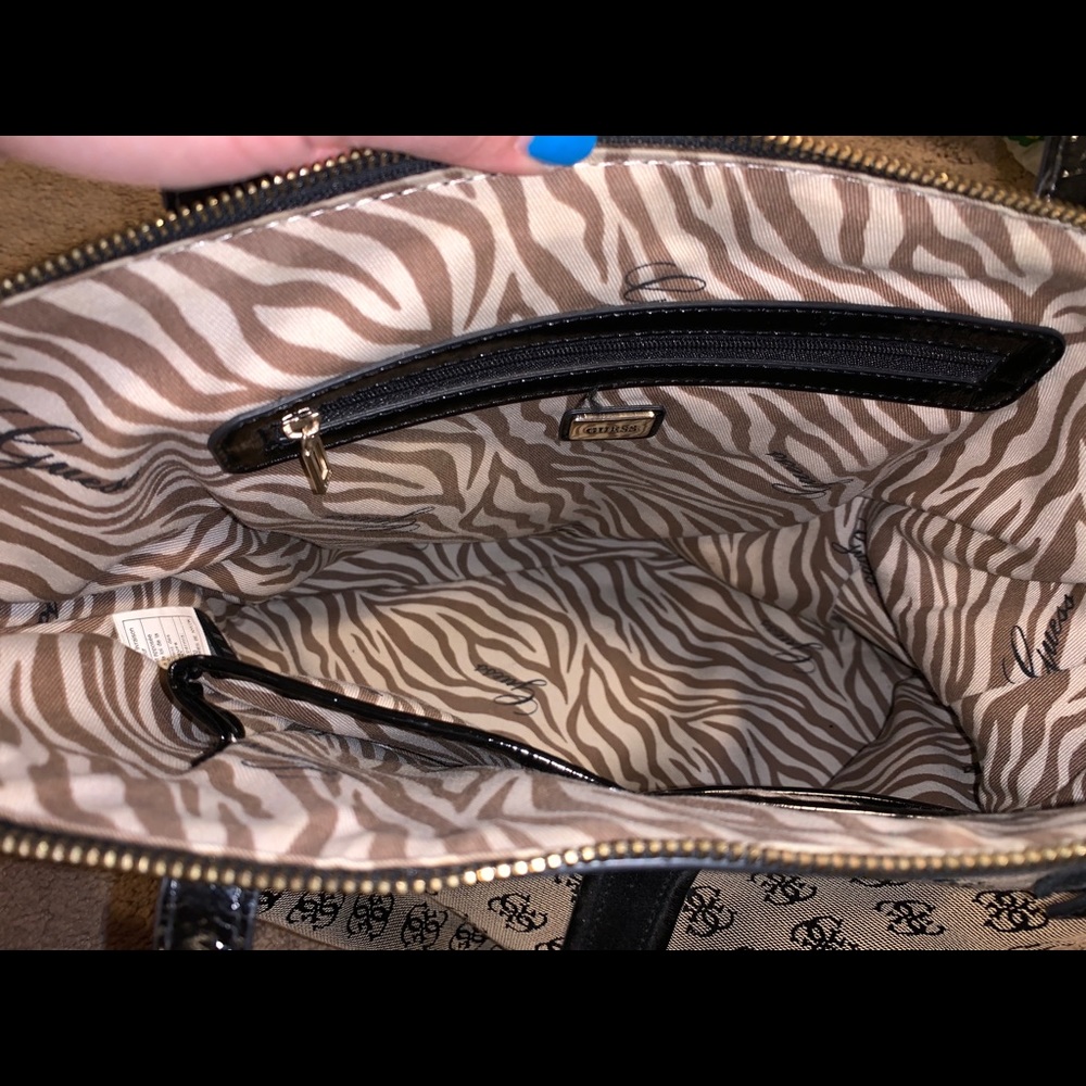 Guess Tote - Picture 3 of 4